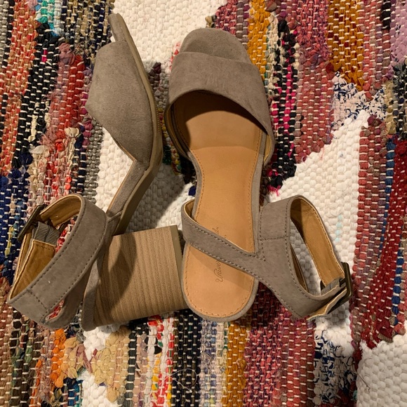 Block Heels - Picture 3 of 5